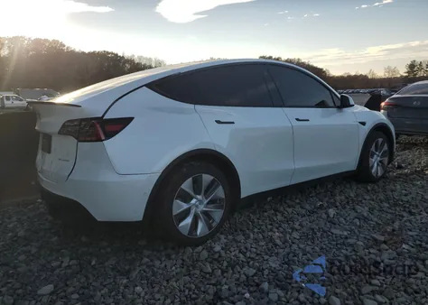2021 Tesla Model Y z USA, uszkodzony, nr VIN 5YJYGDEE0MF185913